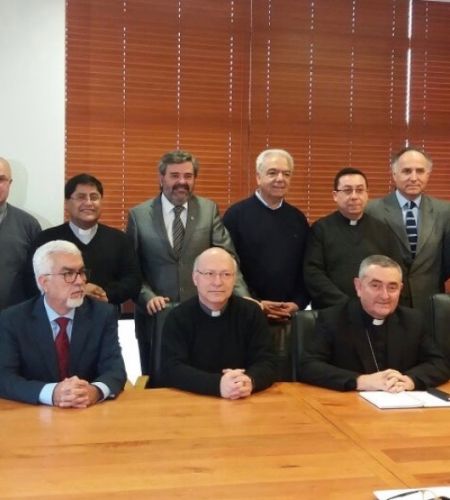 Comisión nacional encargada de coordinar visita papal se reúne en la UC Temuco